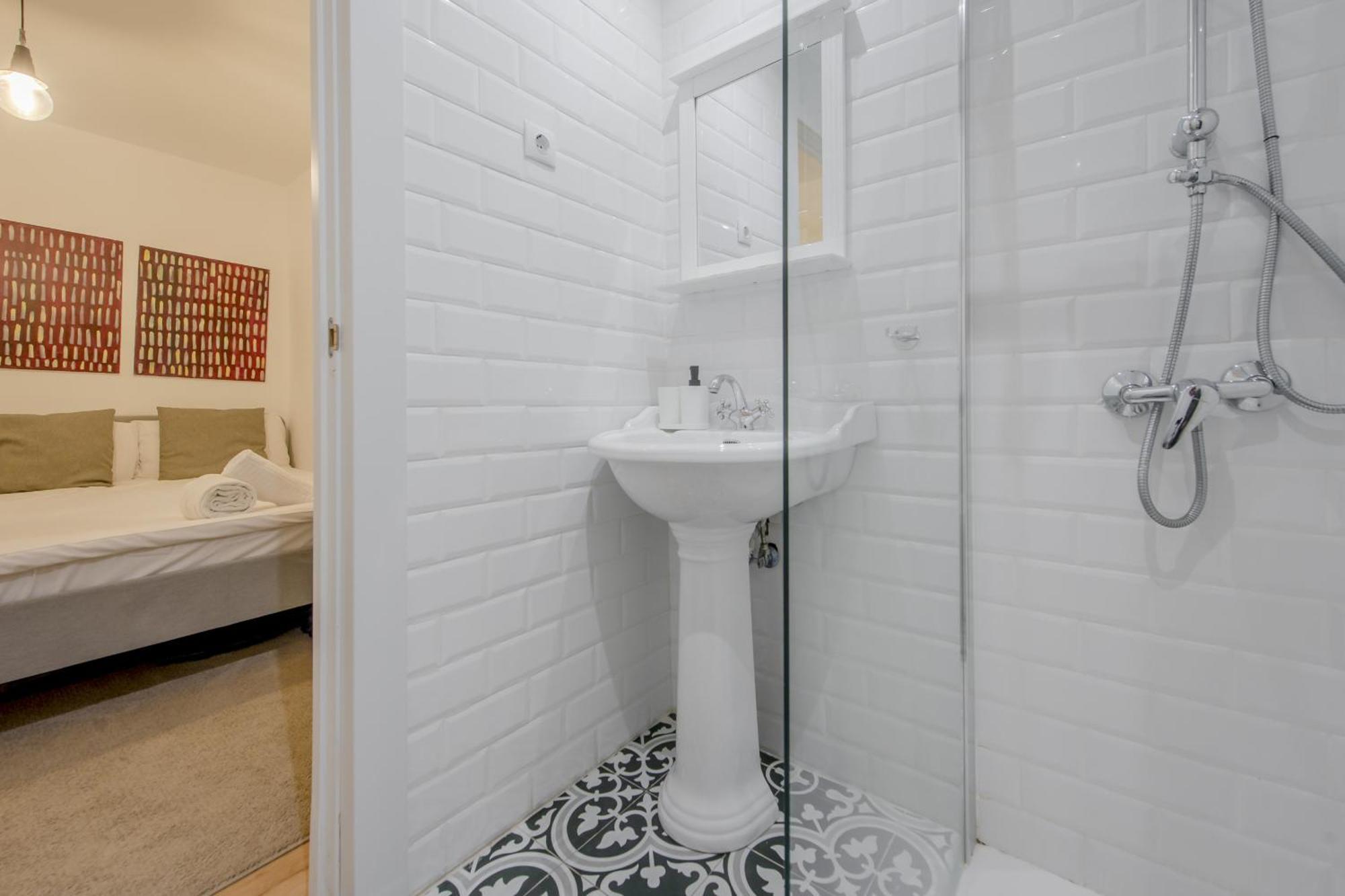 C-Cabeza Cool Apt Para 7 Al Lado De Tirso De Molina E1 Madrid Exterior foto